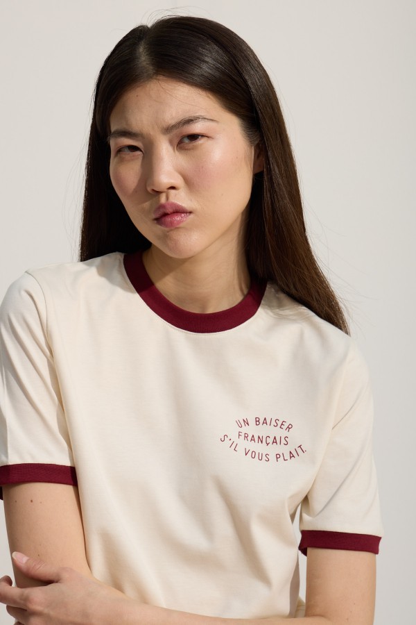  KONTRAST ŞERİTLİ BASKILI TSHIRT VİŞNE